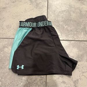 Under Armour Women’s Shorts Size Medium